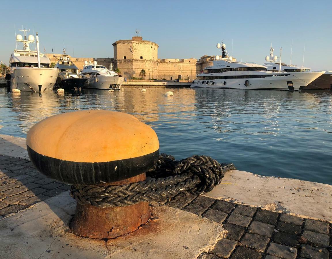Quattro Stelle Al Porto Civitavecchia